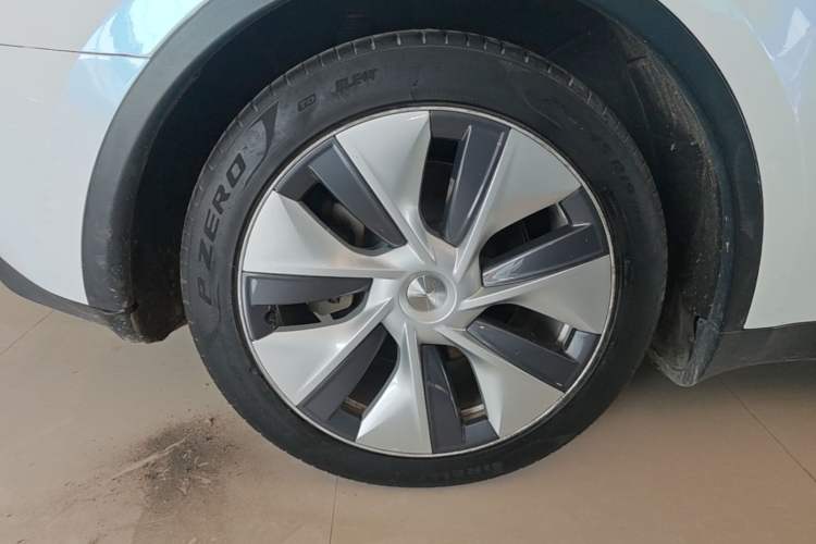Used Tesla Model Y 2022 Rear-Wheel-Drive Version Right Rear Wheel Hub