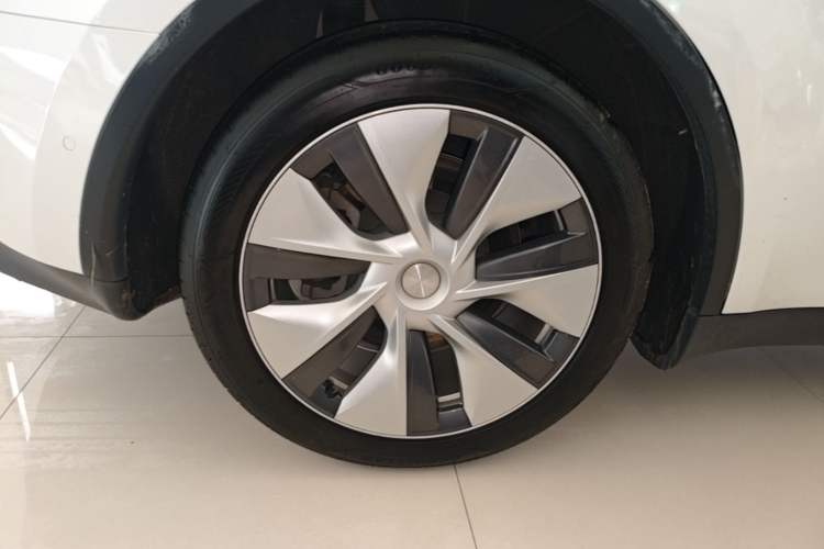 Used Tesla Model Y 2022 Rear-Wheel-Drive Version Right Rear Wheel Hub