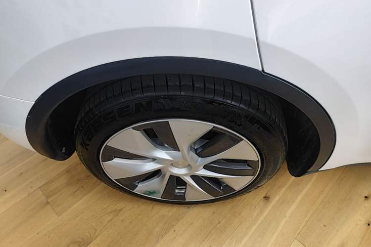Used Tesla Model Y 2022 Revised Version Rear-Wheel Drive Right Rear Wheel Hub