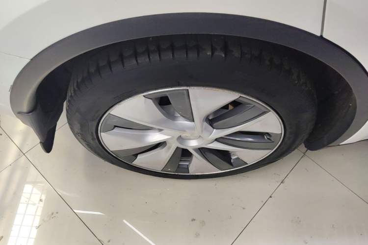 Used Tesla Model Y 2022 Rear-Wheel-Drive Version Right Rear Wheel Hub