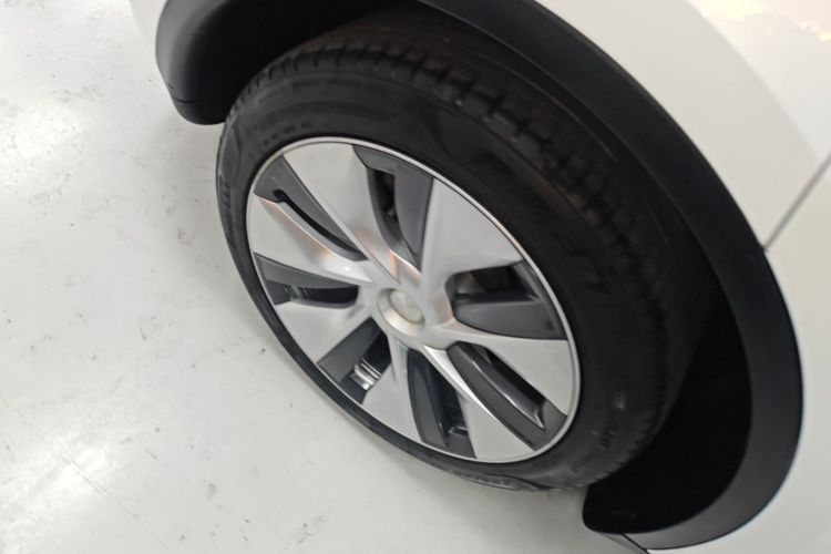 Used Tesla Model Y 2022 Revised Version Rear-Wheel Drive Right Rear Wheel Hub