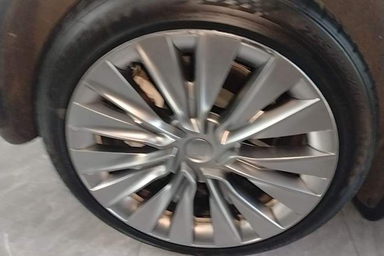 Used Tesla Model Y 2022 Revised Version Rear-Wheel Drive Right Rear Wheel Hub