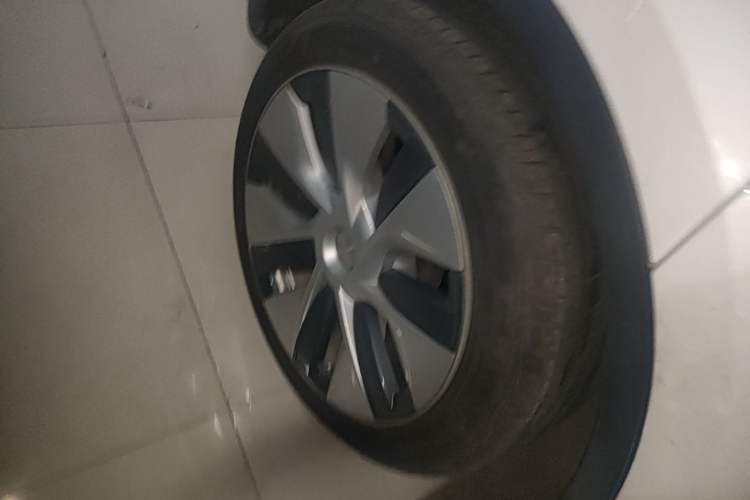 Used Tesla Model Y 2022 Revised Version Rear-Wheel Drive Right Rear Wheel Hub