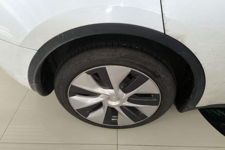 Used Tesla Model Y 2022 Revised Version Long-Range All-Wheel Drive Right Rear Wheel Hub