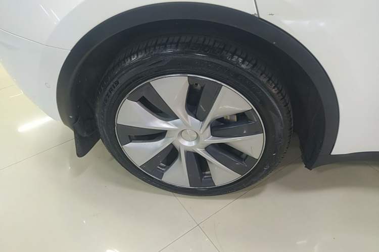 Used Tesla Model Y 2022 Rear-Wheel-Drive Version Right Rear Wheel Hub