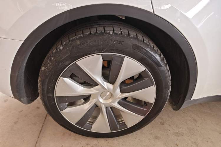 Used Tesla Model Y 2022 Revised Version Long-Range All-Wheel Drive Right Rear Wheel Hub