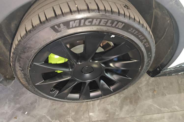 Used Tesla Model Y 2022 Revised Version Rear-Wheel Drive Right Rear Wheel Hub