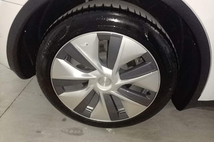 Used Tesla Model Y 2022 Revised Version Rear-Wheel Drive Right Rear Wheel Hub