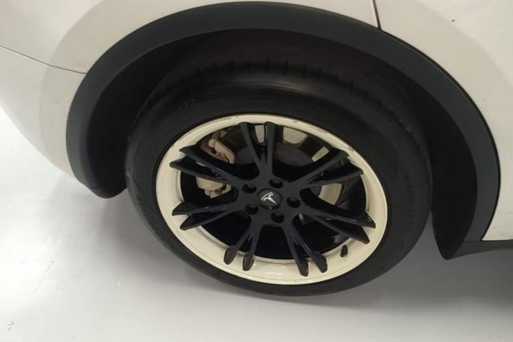 Used Tesla Model Y 2022 Revised Version Rear-Wheel Drive Right Rear Wheel Hub