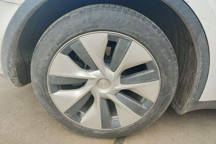 Used Tesla Model Y 2022 Revised Version Rear-Wheel Drive Right Rear Wheel Hub