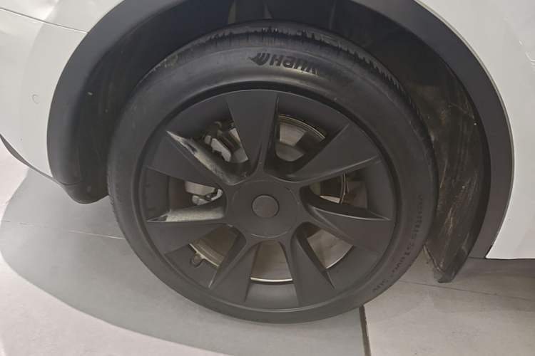 Used Tesla Model Y 2022 Revised Version Rear-Wheel Drive Right Rear Wheel Hub
