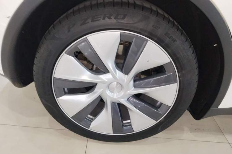 Used Tesla Model Y 2022 Revised Version Rear-Wheel Drive Right Rear Wheel Hub