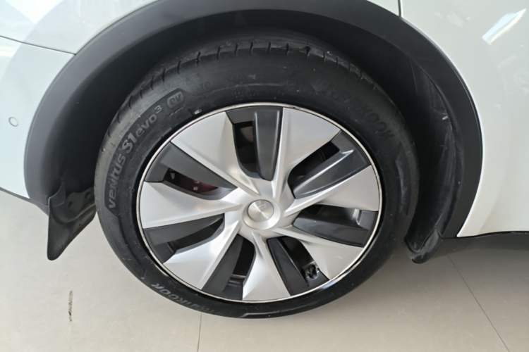 Used Tesla Model Y 2022 Rear-Wheel-Drive Version Right Rear Wheel Hub