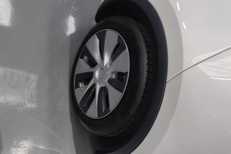 Used Tesla Model Y 2022 Revised Version Rear-Wheel Drive Right Rear Wheel Hub