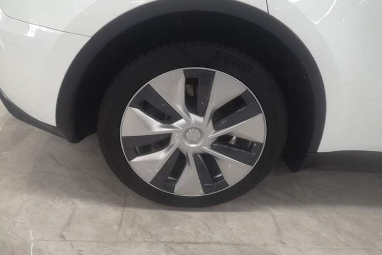 Used Tesla Model Y 2022 Revised Version Rear-Wheel Drive Right Rear Wheel Hub