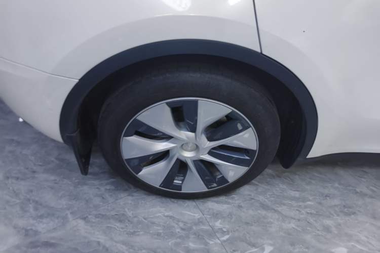 Used Tesla Model Y 2022 Revised Version Rear-Wheel Drive Right Rear Wheel Hub