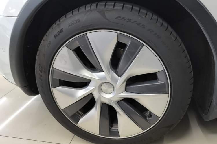 Used Tesla Model Y 2022 Revised Version Rear-Wheel Drive Right Rear Wheel Hub