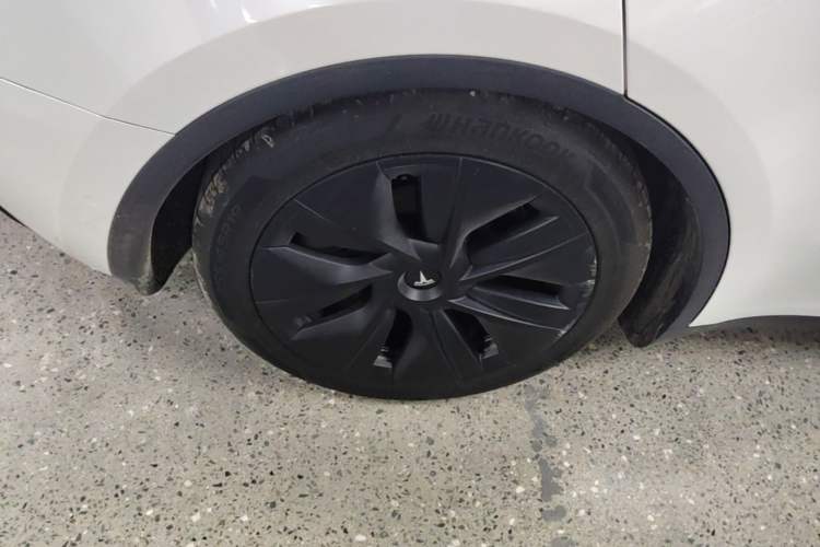 Used Tesla Model Y 2022 Long-Range All-Wheel-Drive Version Right Rear Wheel Hub