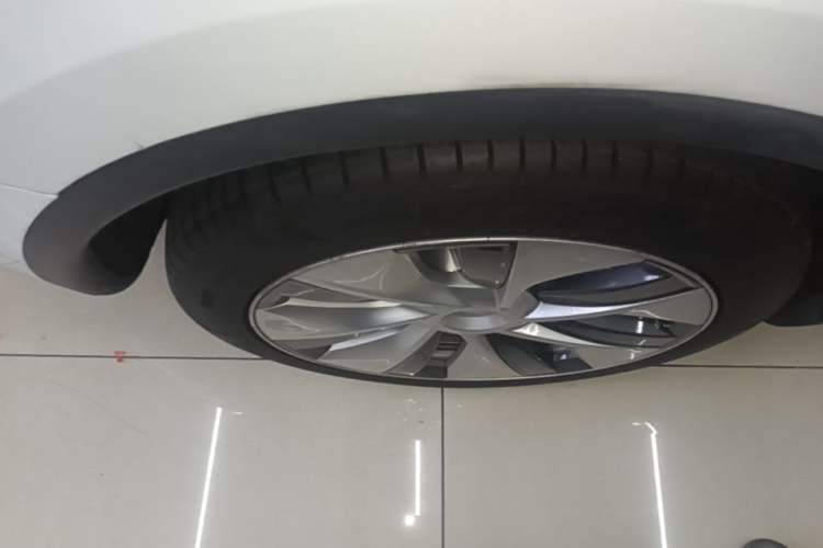 Used Tesla Model Y 2022 Revised Version Rear-Wheel Drive Right Rear Wheel Hub