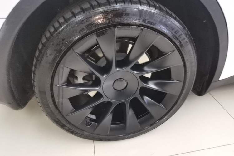 Used Tesla Model Y 2022 Revised Version Rear-Wheel Drive Right Rear Wheel Hub