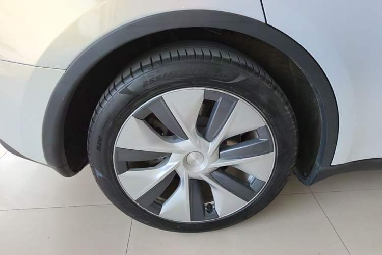 Used Tesla Model Y 2022 Revised Version Rear-Wheel Drive Right Rear Wheel Hub