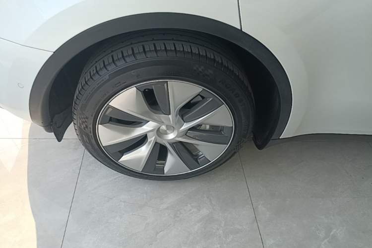 Used Tesla Model Y 2022 Revised Version Long-Range All-Wheel Drive Right Rear Wheel Hub