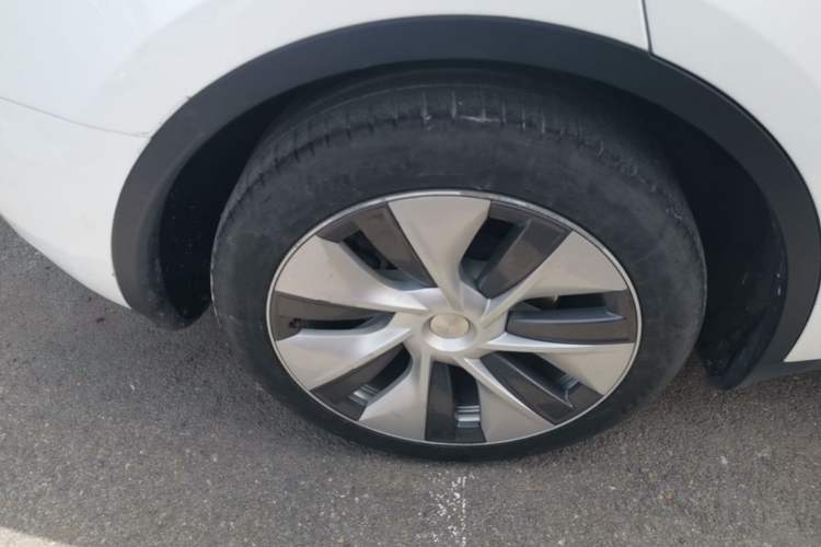 Used Tesla Model Y 2022 Rear-Wheel-Drive Version Right Rear Wheel Hub