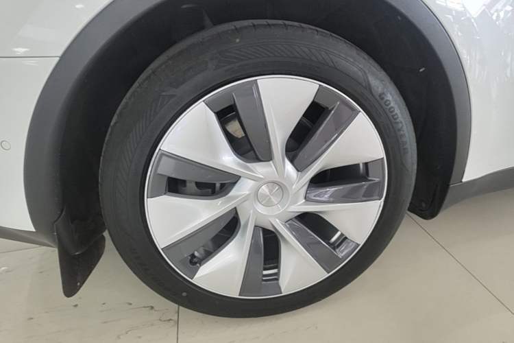 Used Tesla Model Y 2022 Revised Version Rear-Wheel Drive Right Rear Wheel Hub