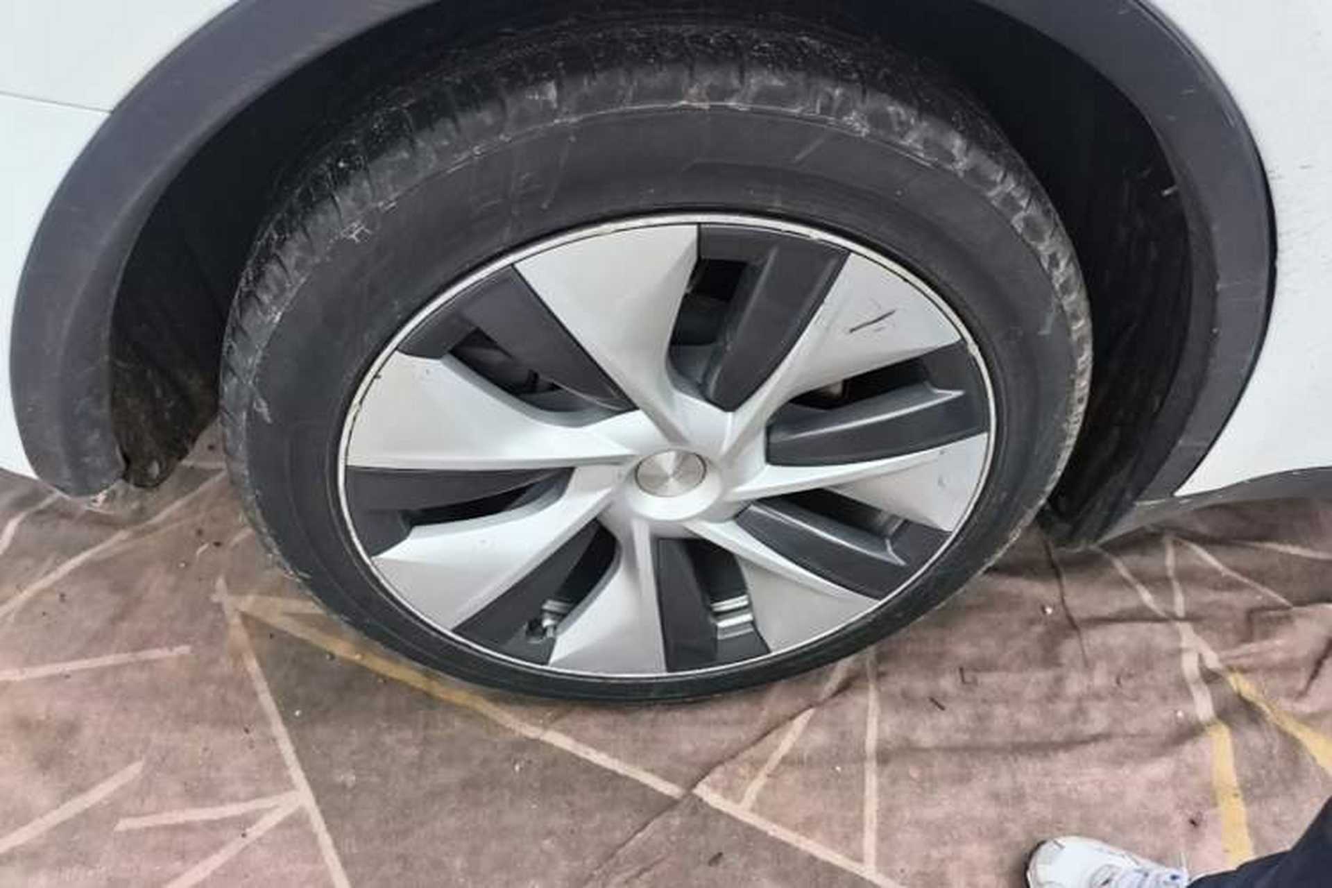 Used Tesla Model Y 2022 Rear-Wheel-Drive Version Right Rear Wheel Hub