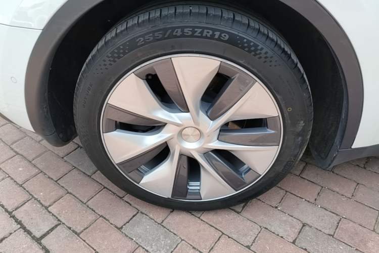 Used Tesla Model Y 2022 Revised Version Rear-Wheel Drive Right Rear Wheel Hub