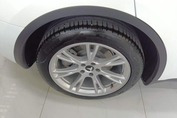 Used Tesla Model Y 2022 Rear-Wheel-Drive Version Right Rear Wheel Hub