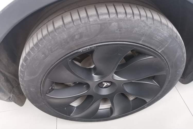 Used Tesla Model Y 2022 Revised Version Rear-Wheel Drive Right Rear Wheel Hub
