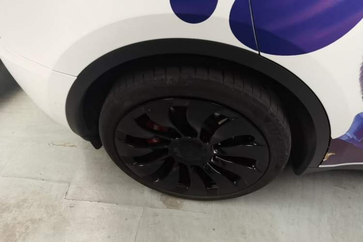 Used Tesla Model Y 2022 Revised Version Long-Range All-Wheel Drive Right Rear Wheel Hub