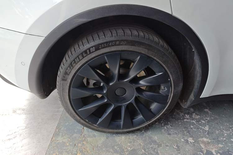Used Tesla Model Y 2022 Revised Version Long-Range All-Wheel Drive Right Rear Wheel Hub
