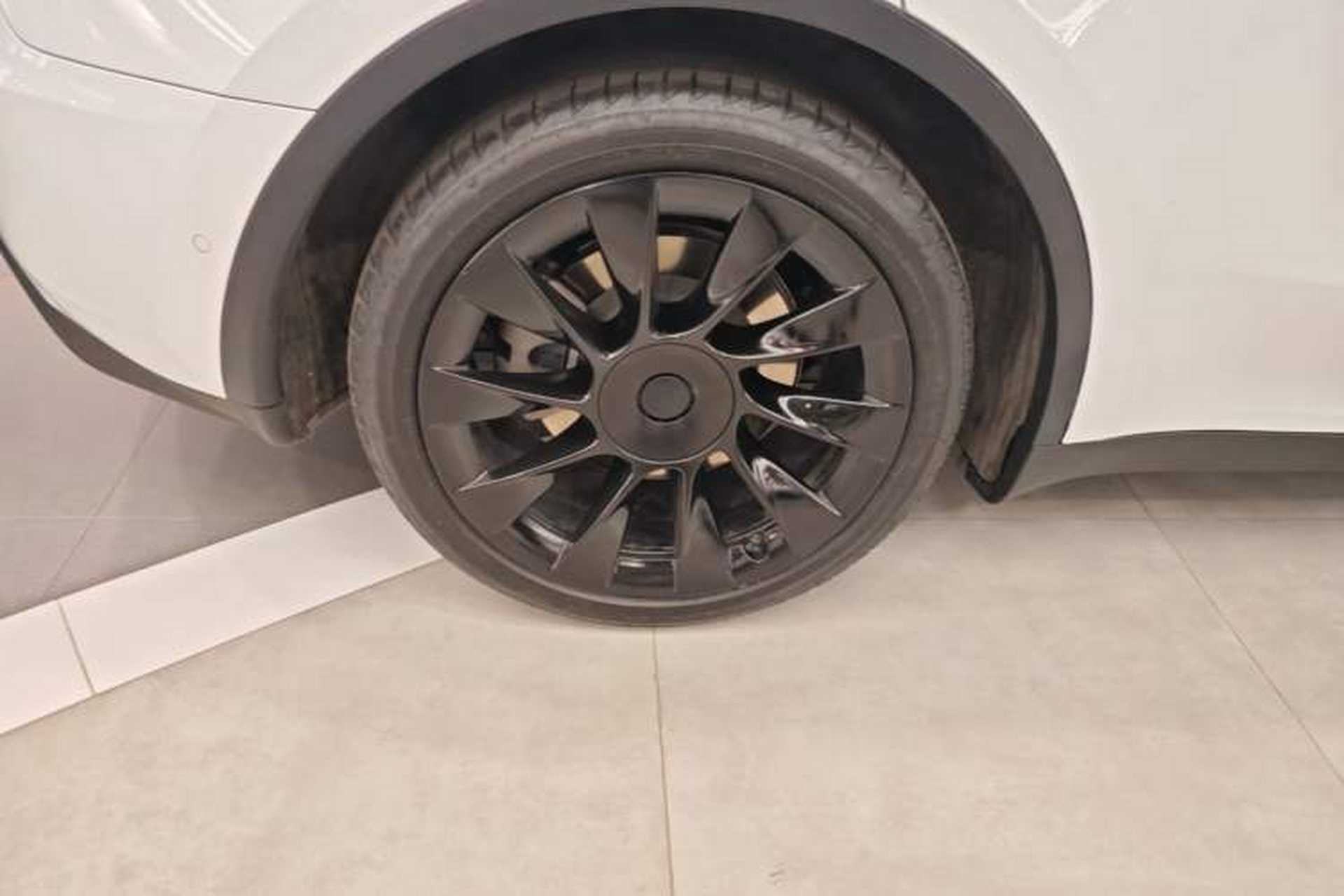 Used Tesla Model Y 2022 Revised Version Rear-Wheel Drive Right Rear Wheel Hub