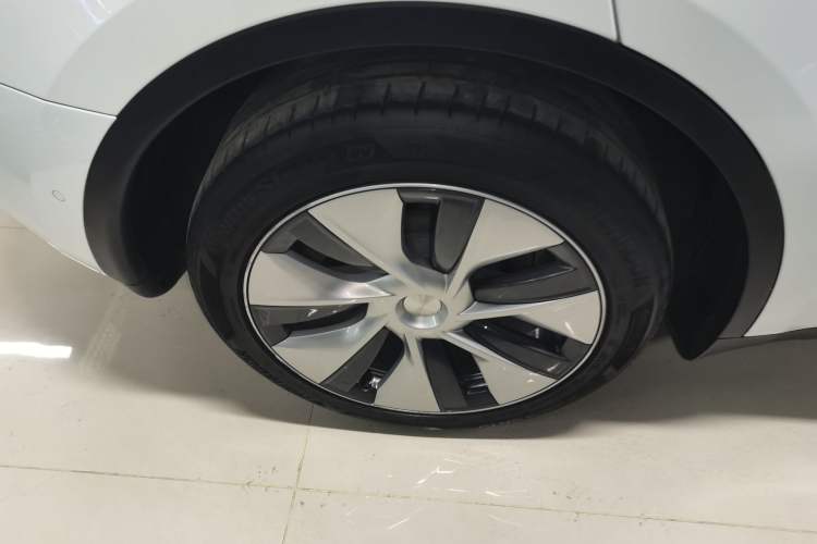 Used Tesla Model Y 2022 Revised Version Long-Range All-Wheel Drive Right Rear Wheel Hub