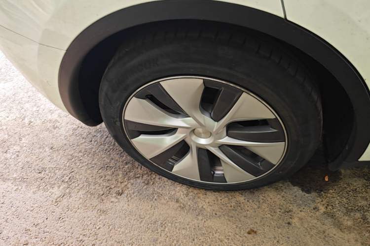 Used Tesla Model Y 2022 Revised Version Rear-Wheel Drive Right Rear Wheel Hub