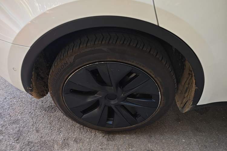 Used Tesla Model Y 2022 Rear-Wheel-Drive Version Right Rear Wheel Hub