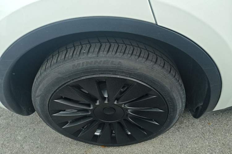 Used Tesla Model Y 2022 Revised Version Long-Range All-Wheel Drive Right Rear Wheel Hub