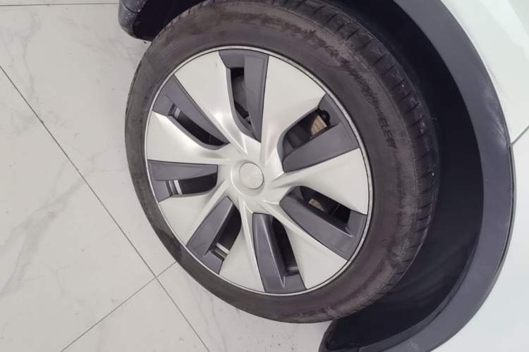 Used Tesla Model Y 2022 Revised Version Rear-Wheel Drive Right Rear Wheel Hub