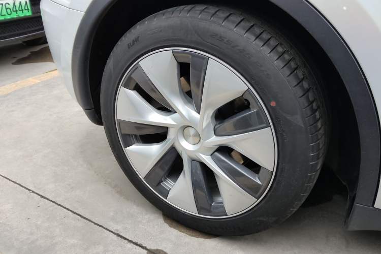 Used Tesla Model Y 2022 Revised Version Rear-Wheel Drive Right Rear Wheel Hub