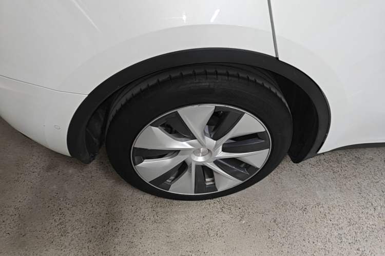 Used Tesla Model Y 2022 Revised Version Rear-Wheel Drive Right Rear Wheel Hub