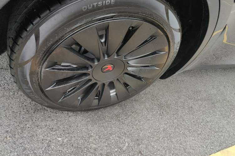 Used Tesla Model Y 2022 Revised Version Rear-Wheel Drive Right Rear Wheel Hub