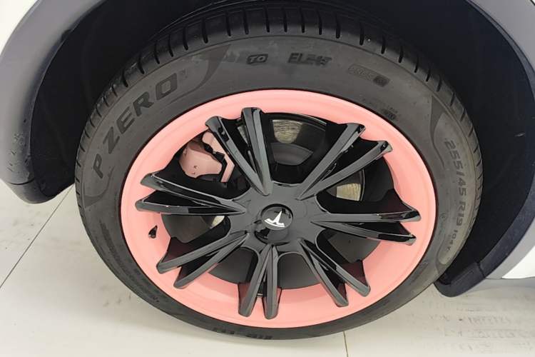 Used Tesla Model Y 2022 Revised Version Rear-Wheel Drive Right Rear Wheel Hub