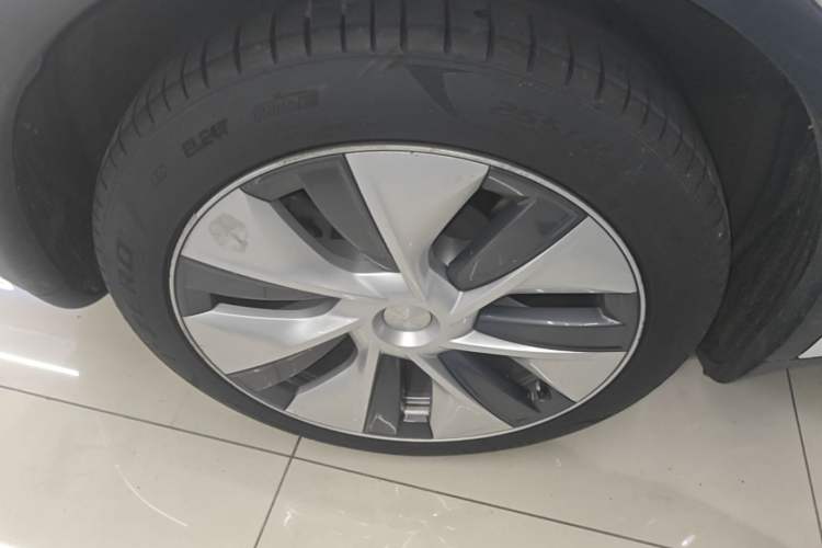 Used Tesla Model Y 2022 Revised Version Rear-Wheel Drive Right Rear Wheel Hub