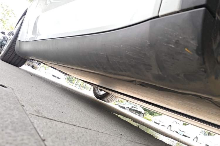 Used Tesla Model Y 2022 Revised Version Rear-Wheel Drive Right Side Sill