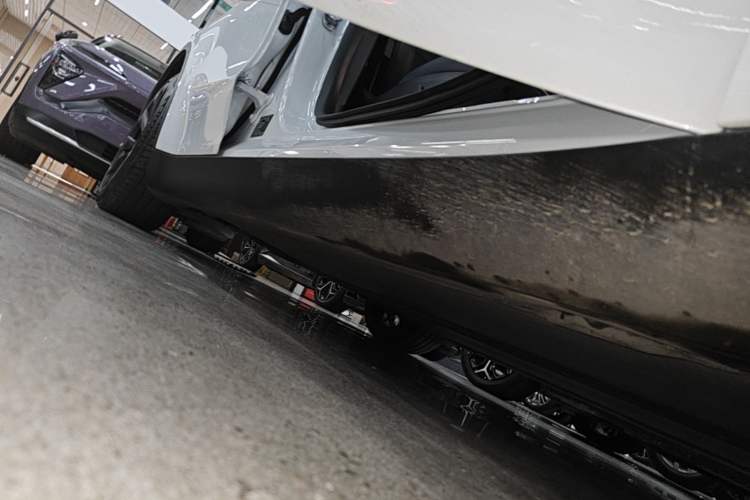 Used Tesla Model Y 2022 Rear-Wheel-Drive Version Right Side Sill
