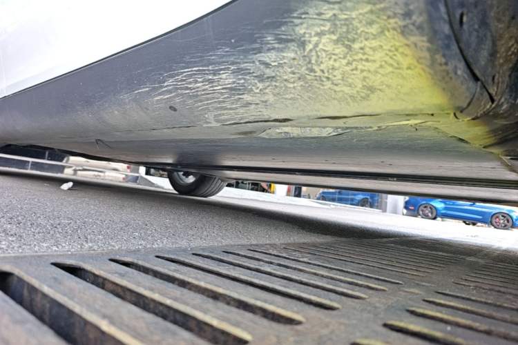 Used Tesla Model Y 2022 Revised Version Long-Range All-Wheel Drive Right Side Sill