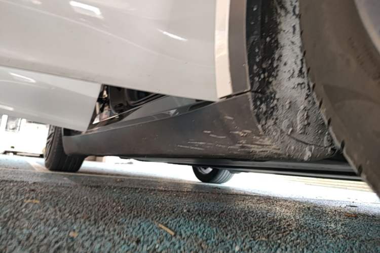 Used Tesla Model Y 2022 Revised Version Rear-Wheel Drive Right Side Sill