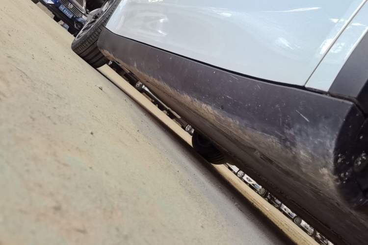 Used Tesla Model Y 2022 Rear-Wheel-Drive Version Right Side Sill